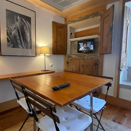 Cozy - Center, Sunny And Pratical Apartment
